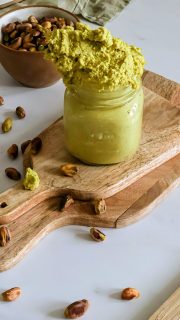 ¡Ya está disponible en el blog la receta de pasta de pistacho casera! 🌟 Una preparación versátil que te servirá para crear infinidad de postres deliciosos 🥜✨

Descubre todos los trucos y consejos para conseguir una pasta con un color verde intenso y natural, y una textura perfecta en lohecocinadoyo.com 💚

¡Guarda la receta para cuando la necesites! Y si la preparas, no olvides etiquetarme en tus creaciones #lhcy 📸 #recetascaseras #pistachos #pastadepistacho #postrescaseros #delicious #recipeday #photography #foodie
#instafood
#instareels #foodblogger #foodphotography #foodlovers